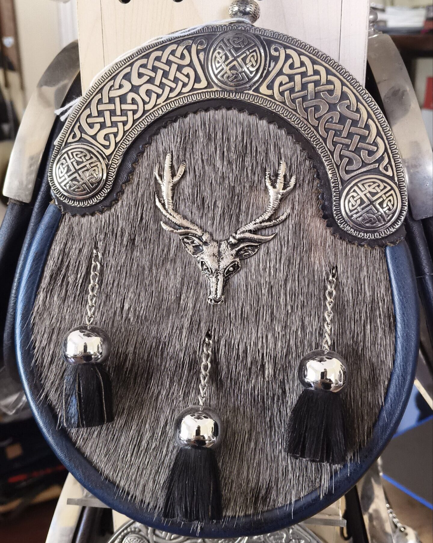 Blue Wildebeest -3 Shield Stag